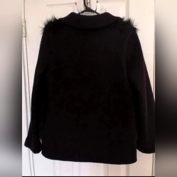 Black fur sweater - Picture 3 of 3